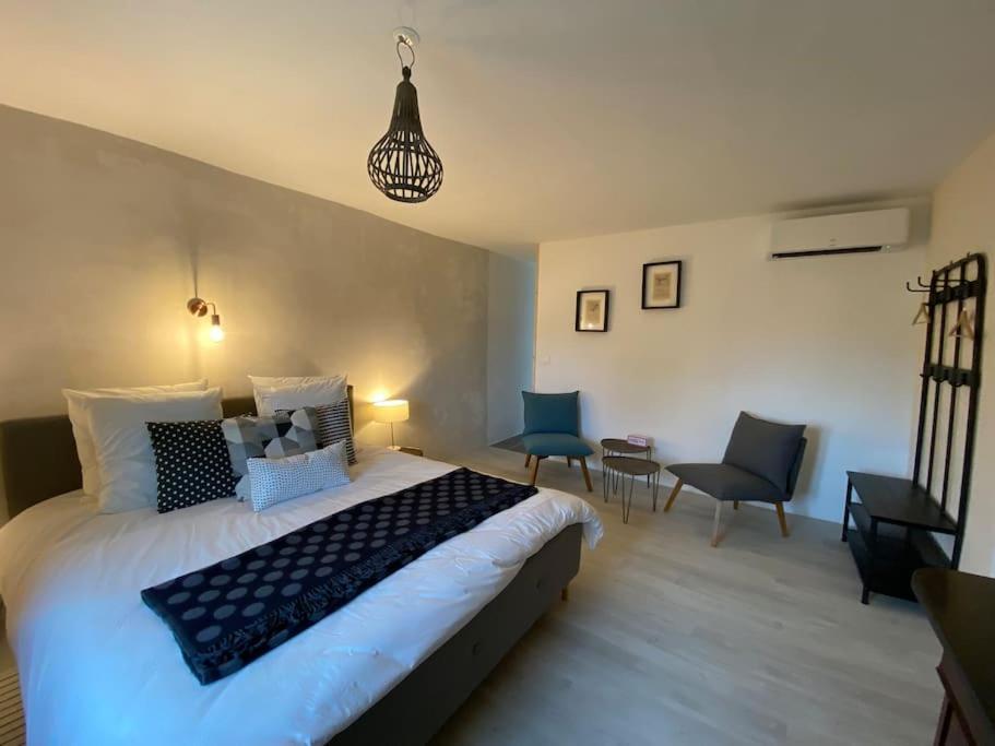 Bed and Breakfast Le Nomade En Provence Bouchet  Экстерьер фото