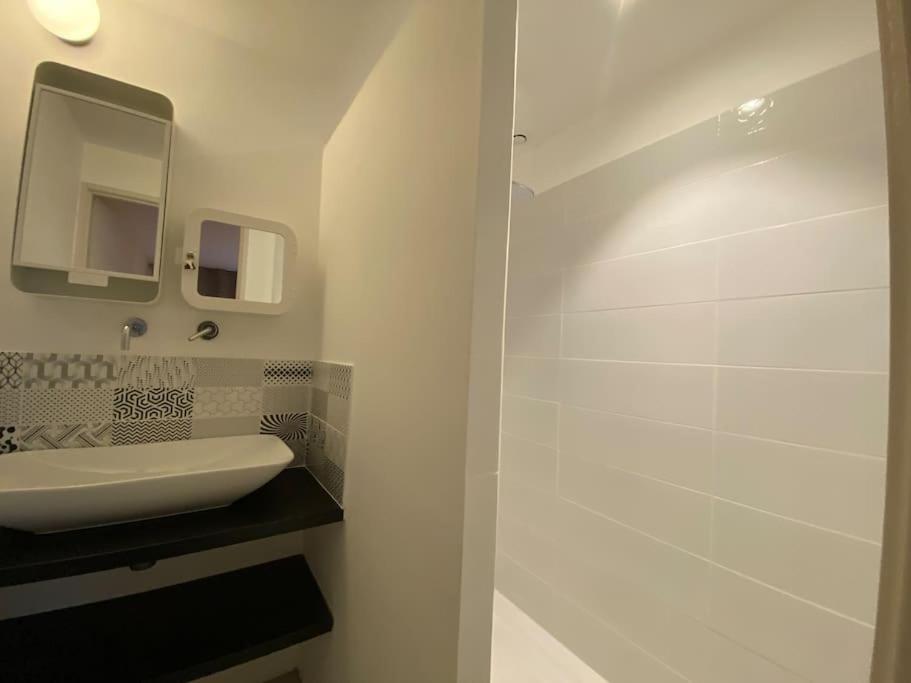 Bed and Breakfast Le Nomade En Provence Bouchet  Экстерьер фото
